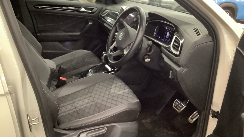 MJ74UHE-GB_664011218_20251223041551